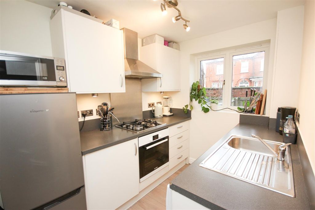 Property photo 3 of 14 Kitchen.Jpg