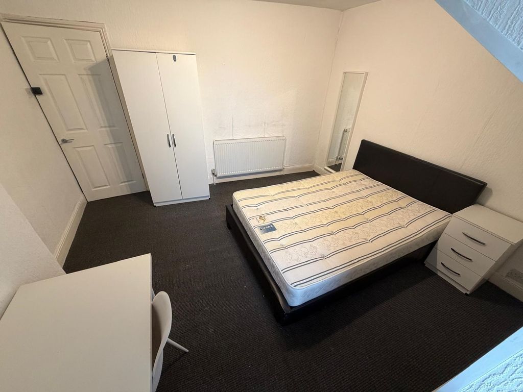 Property photo 3 of 9 Image