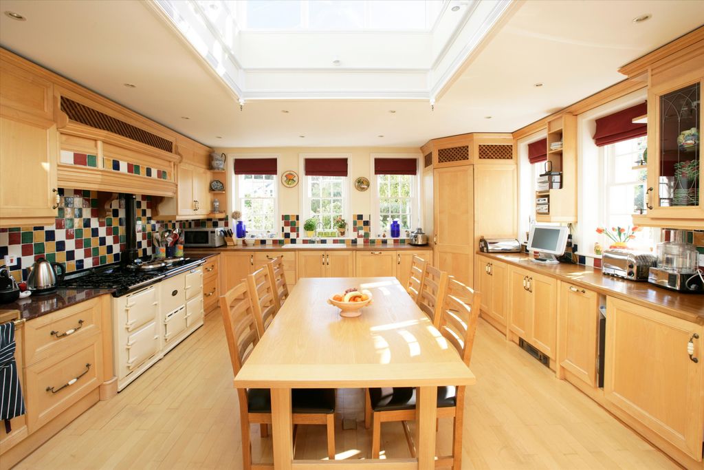 Property photo 3 of 11 Image