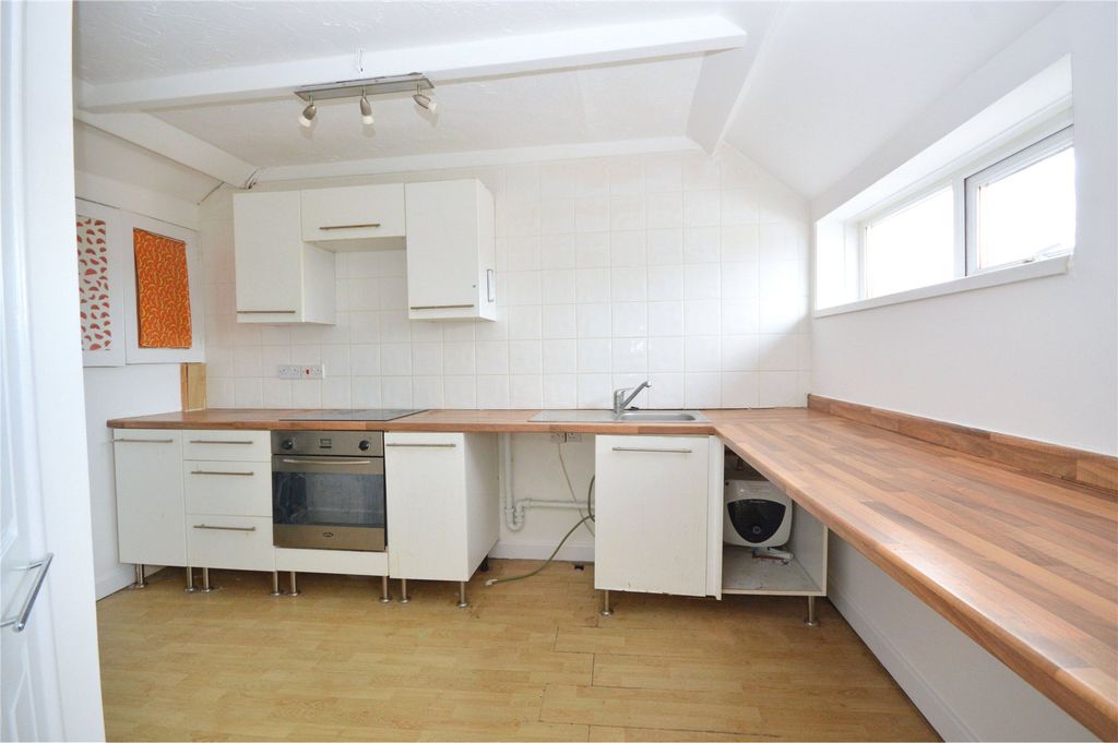 Property photo 2 of 8 Picture No. 04