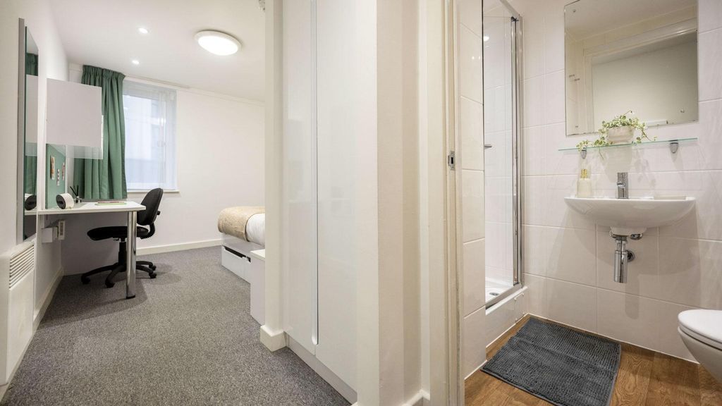 Property photo 2 of 15