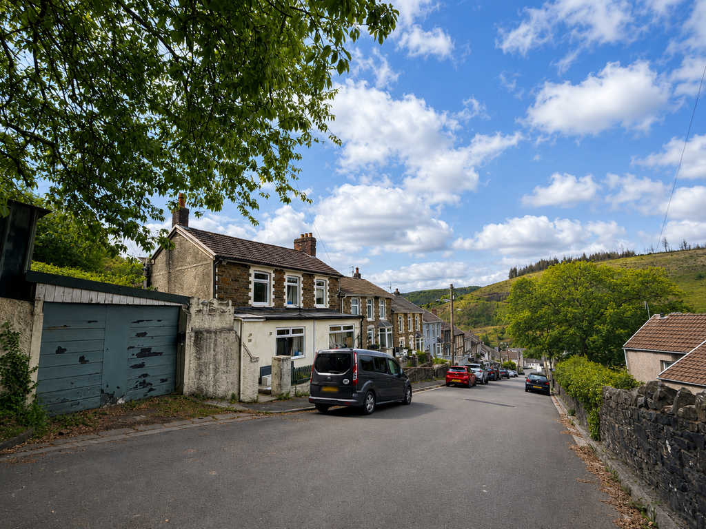 Property photo 1 of 33