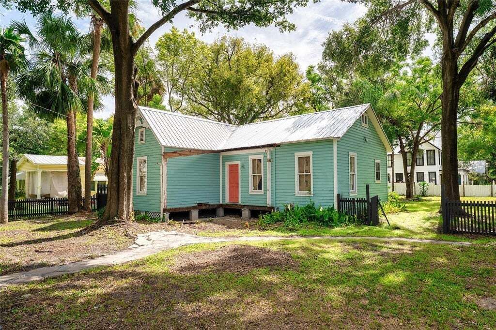 Property photo 1 of 20
