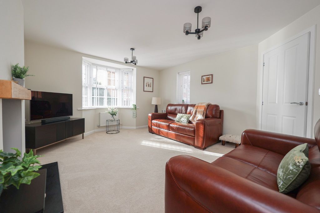 Property photo 2 of 28 4894233