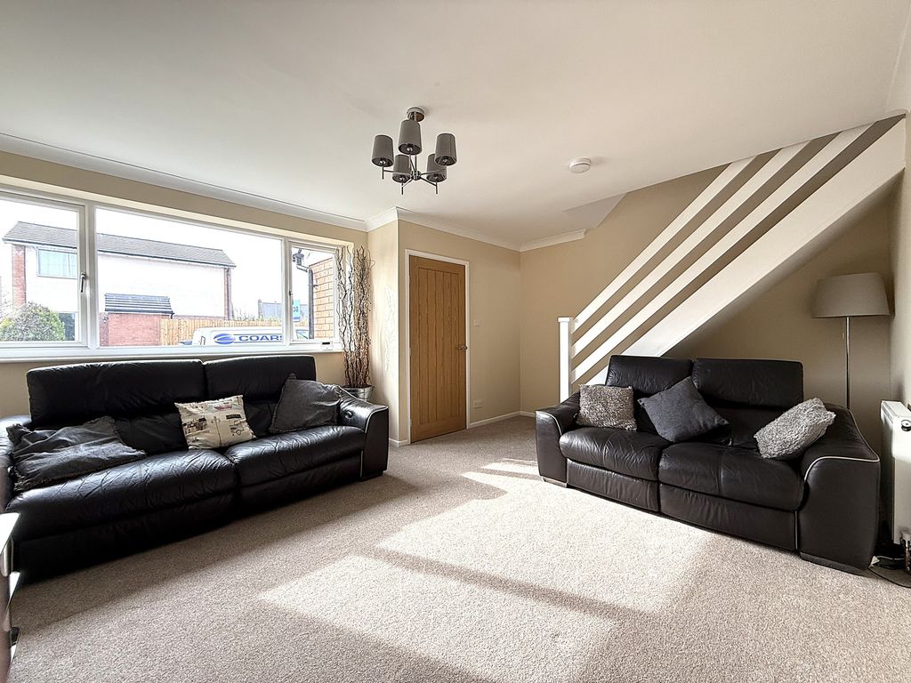 Property photo 2 of 35