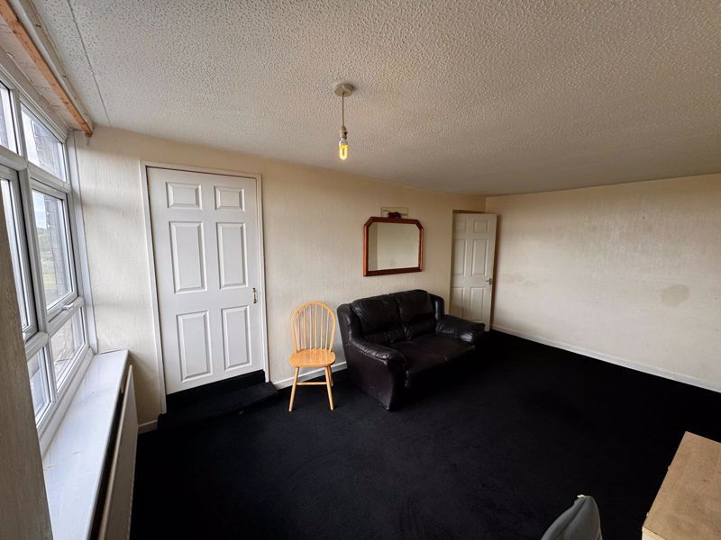 Property photo 2 of 11 Photo 3