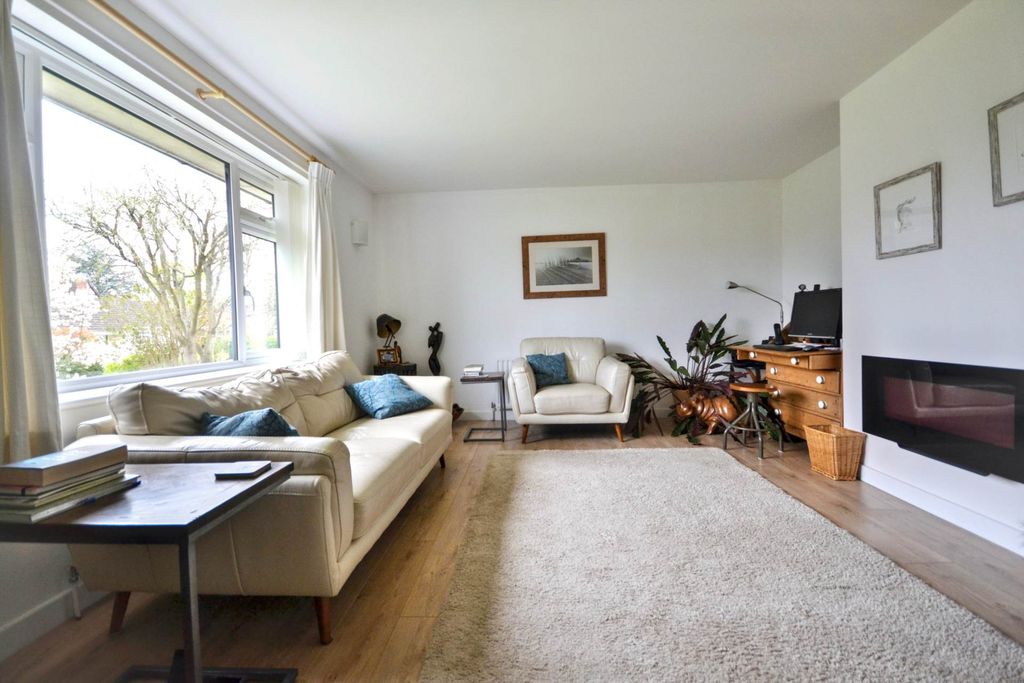 Property photo 3 of 30