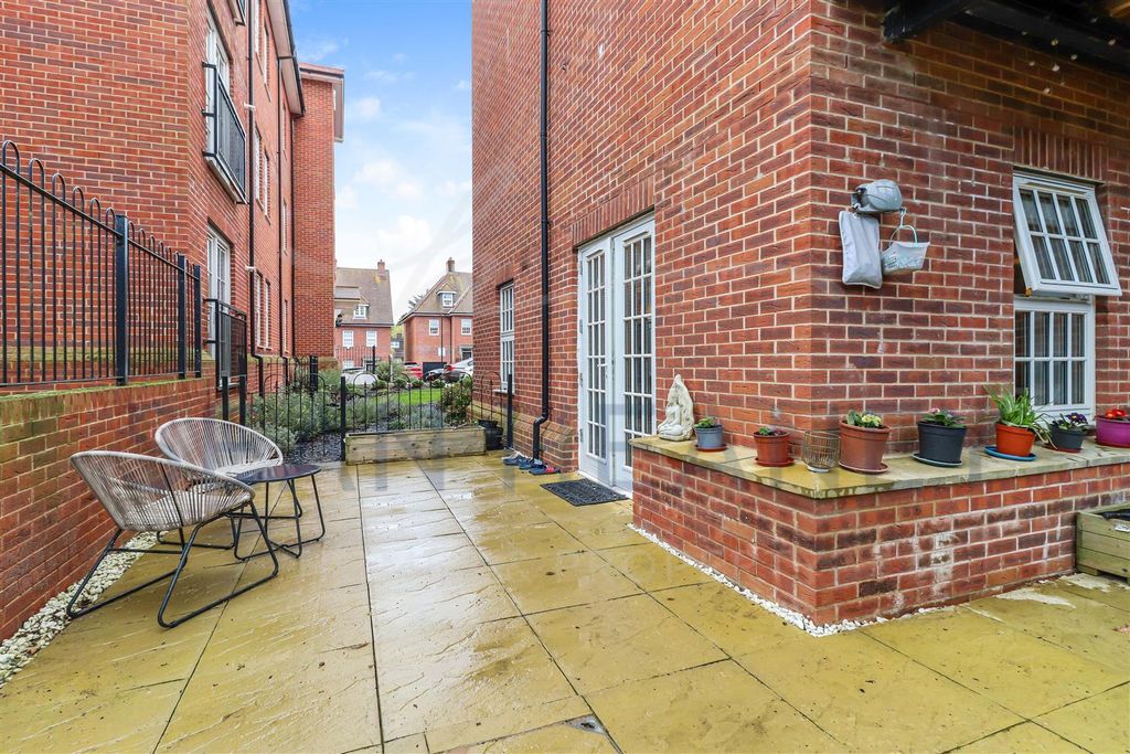 Property photo 2 of 15