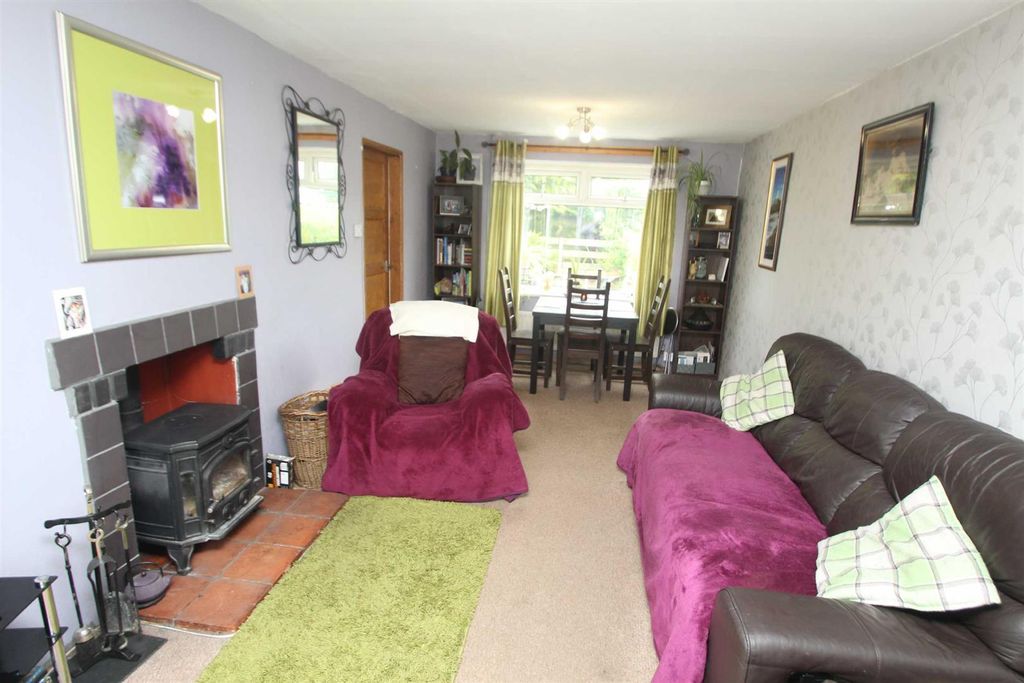 Property photo 3 of 11 Lounge/Dining Room