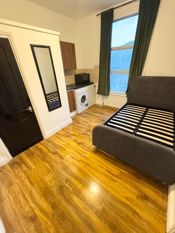 Property photo 1 of 4