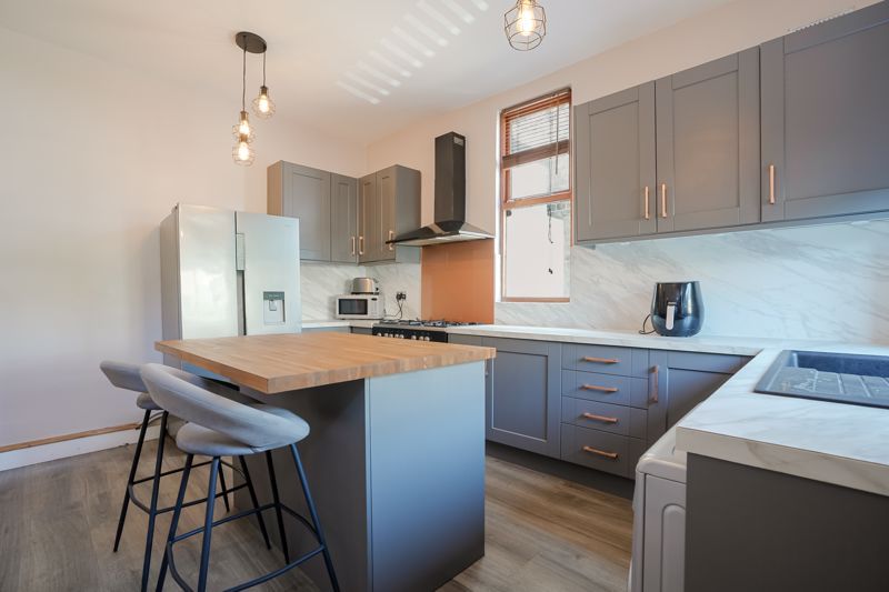 Property photo 3 of 34 Kitchen