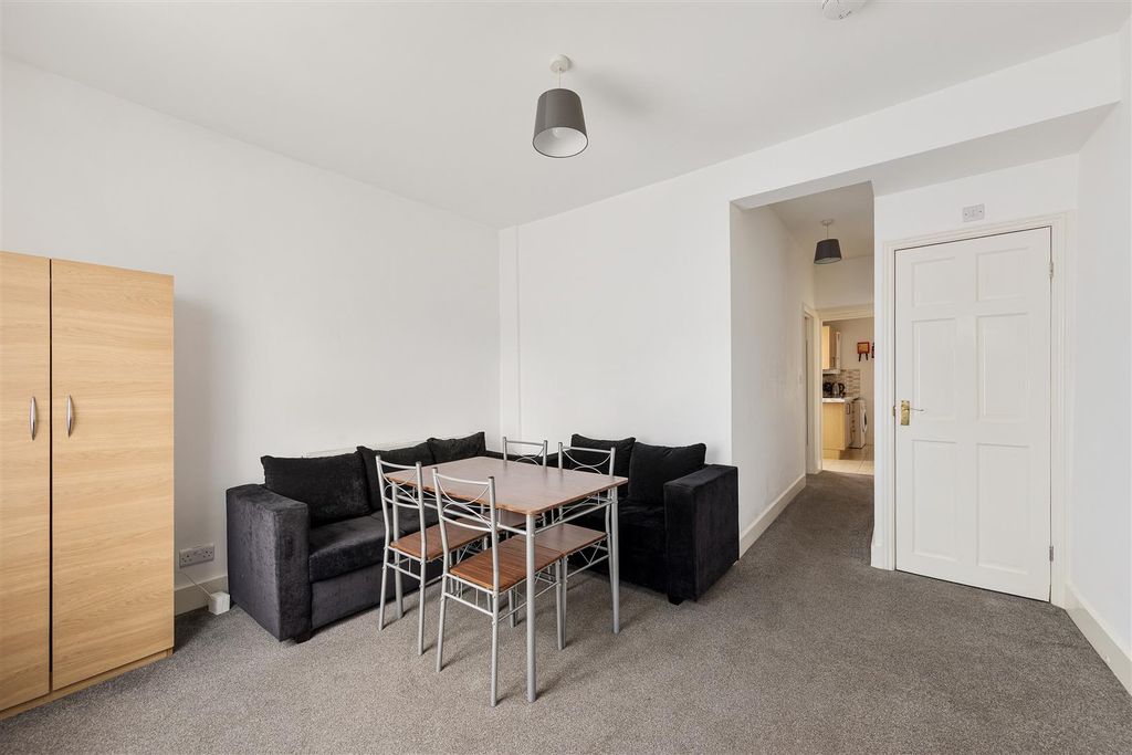 Property photo 3 of 15 Maryland Road, E15