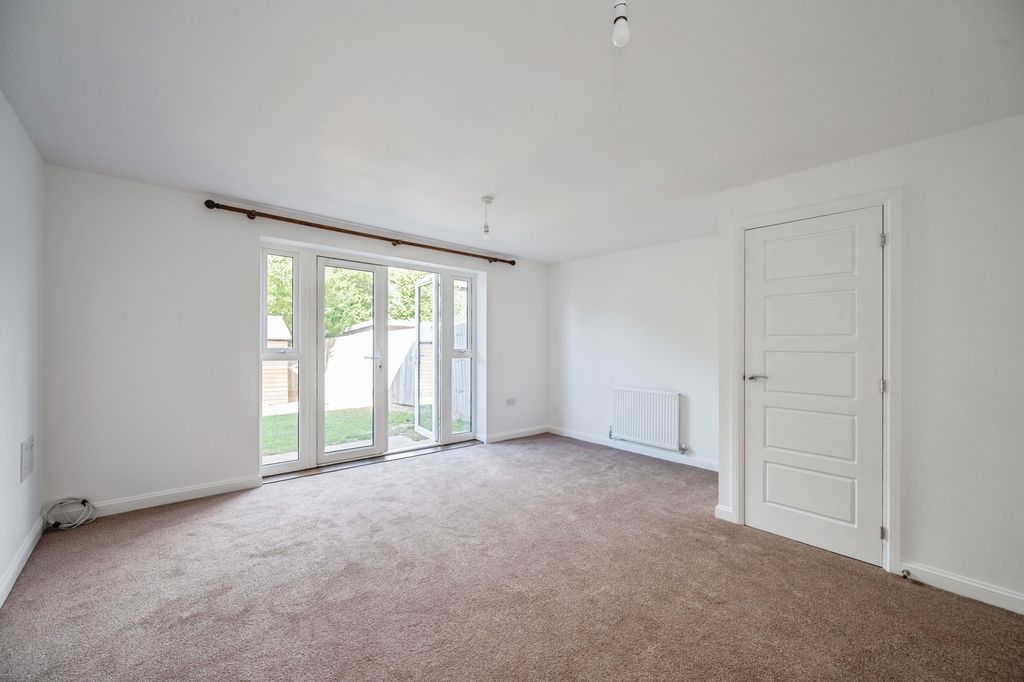 Property photo 2 of 15 Pbox-Img.Jpg