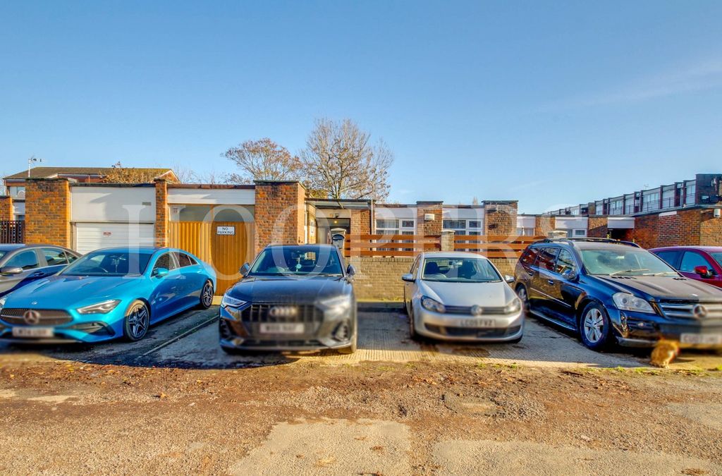 Property photo 2 of 15 Residential Parking