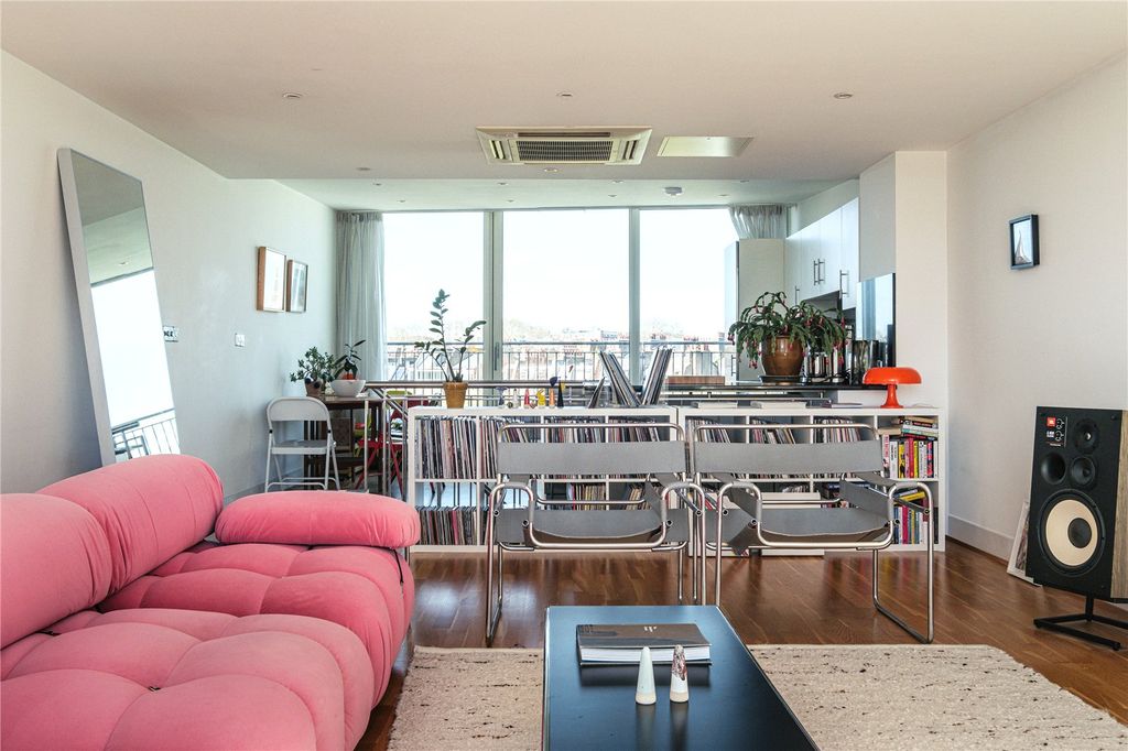 Property photo 3 of 20 Picture No. 40