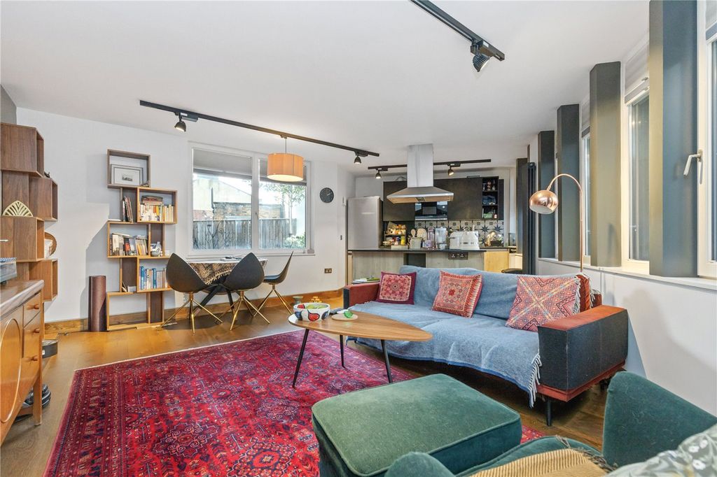 Property photo 1 of 16 Picture No. 13