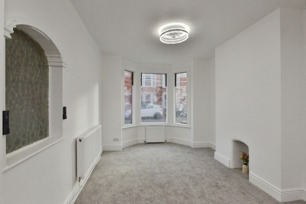 Property photo 2 of 23 Pbox-Img.Jpg