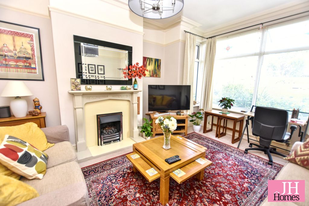Property photo 2 of 25