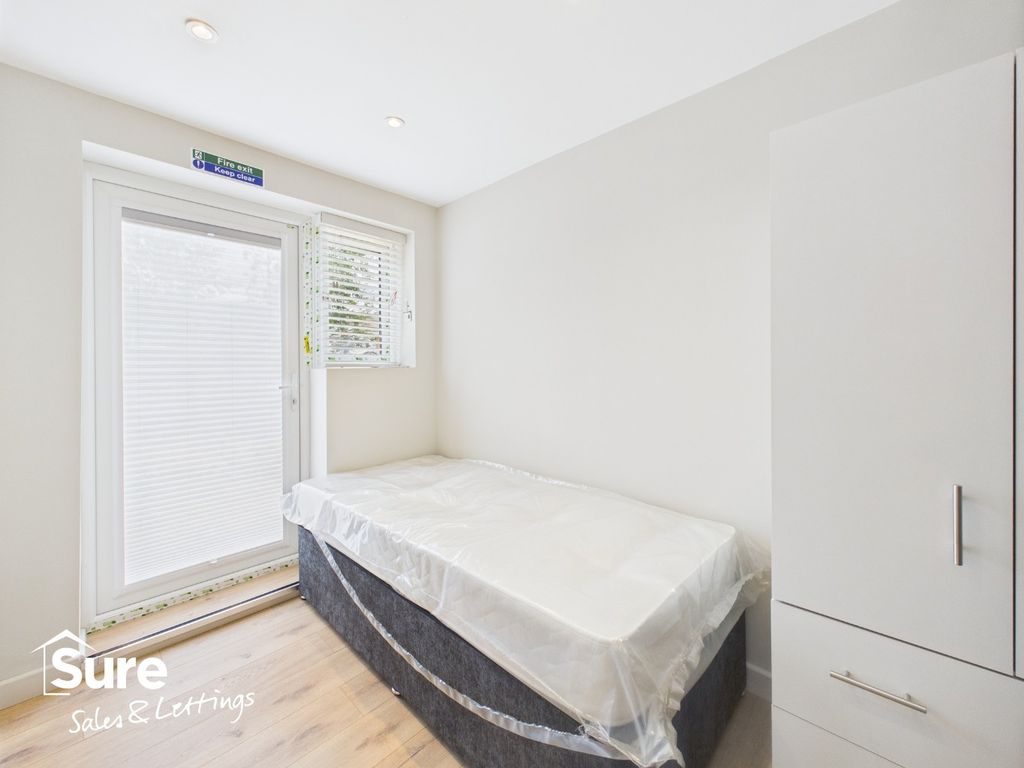Property photo 3 of 11 4331893