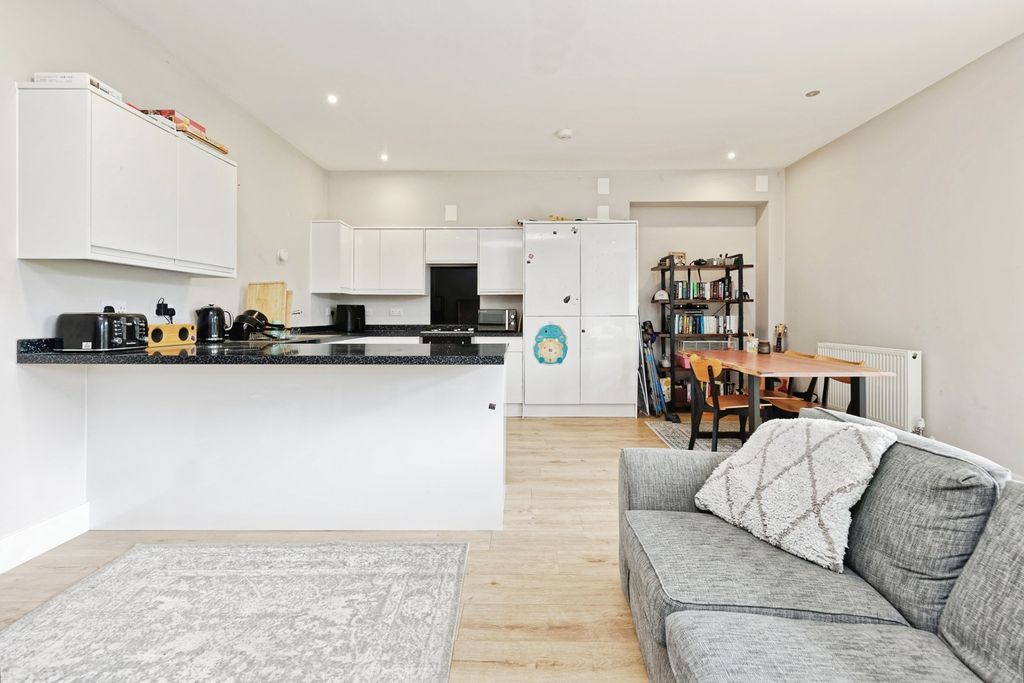 Property photo 2 of 14 Photo