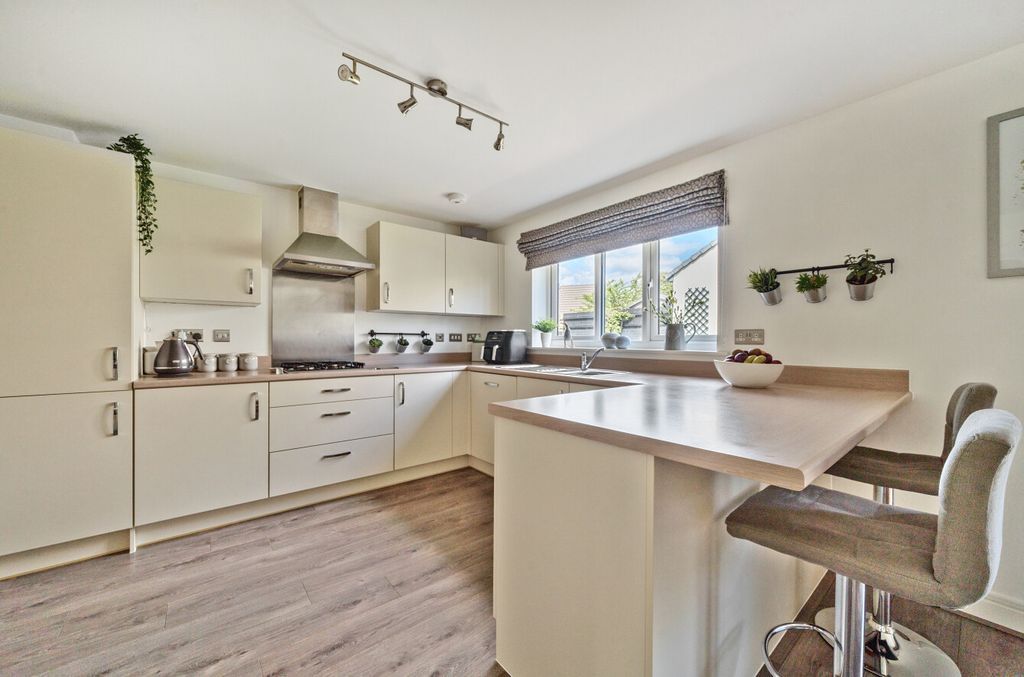 Property photo 1 of 22 1 - 1300724-9-683Db02...