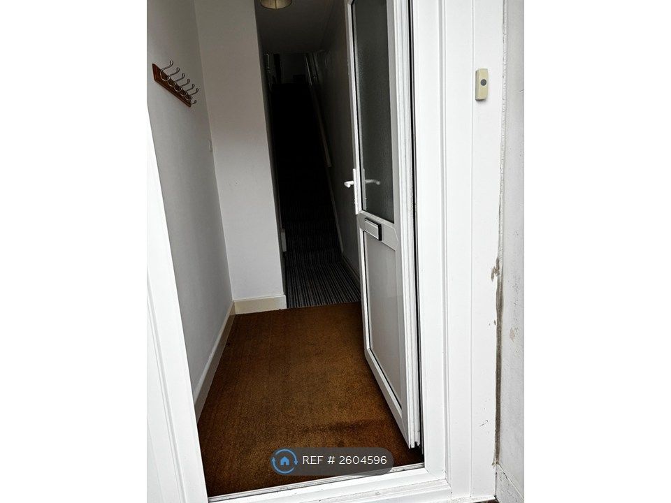 Property photo 2 of 25