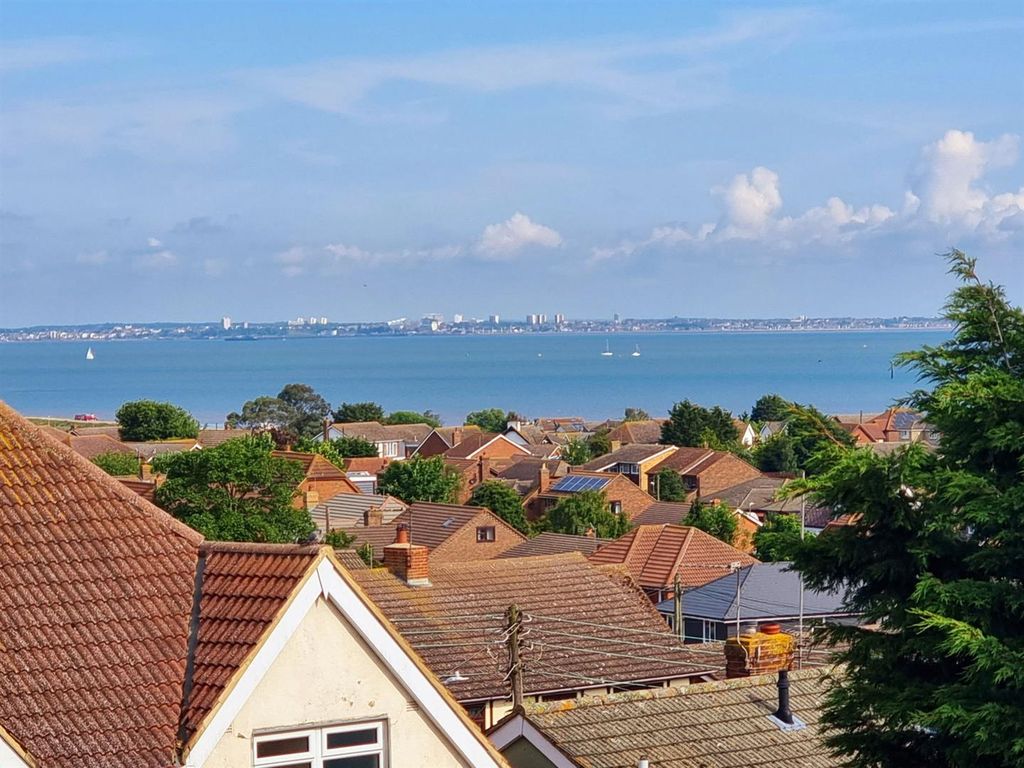 Property photo 3 of 27