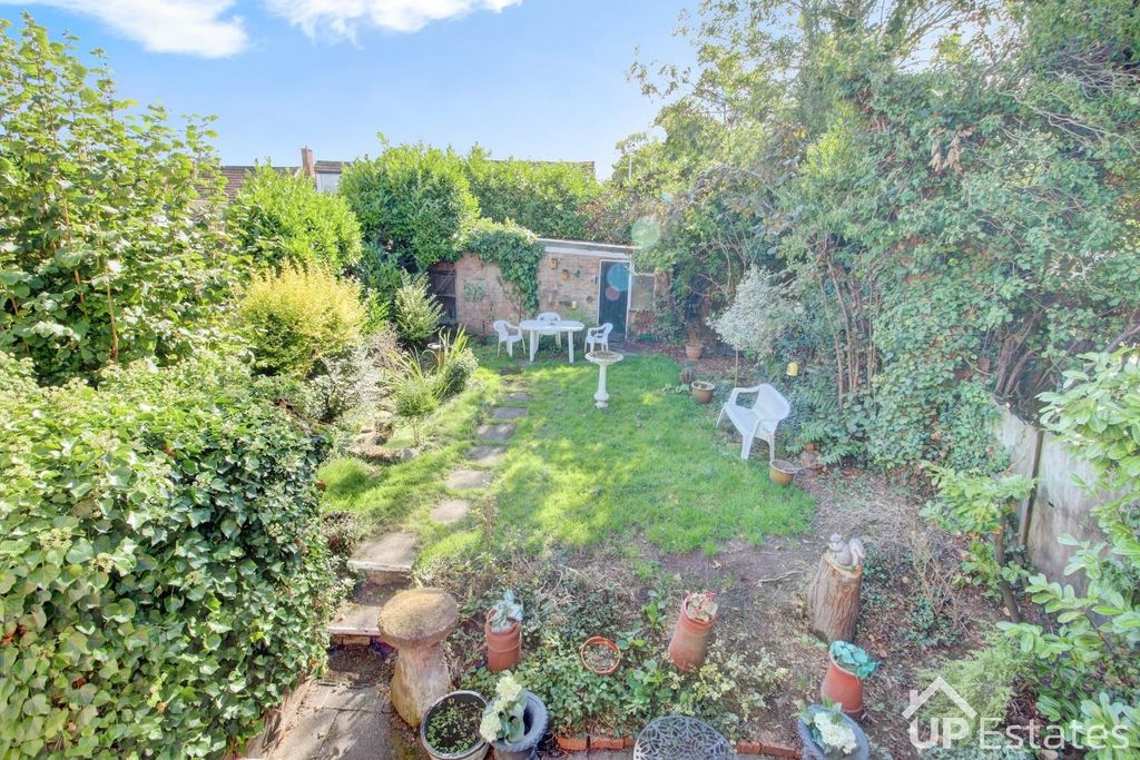 Property photo 2 of 32