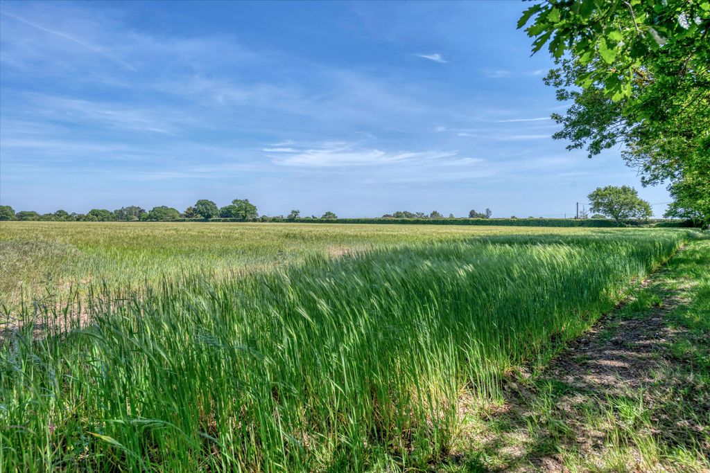Additional image 14 of 6 bed farm for saleTattingstone, Ipswich, Suffolk IP9