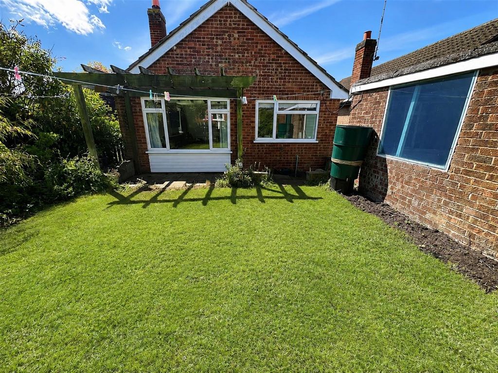 Property photo 2 of 11 Garden