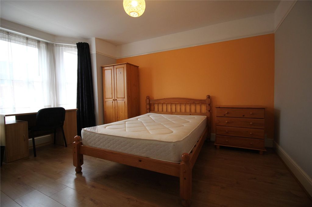 Property photo 2 of 12 Picture No. 19