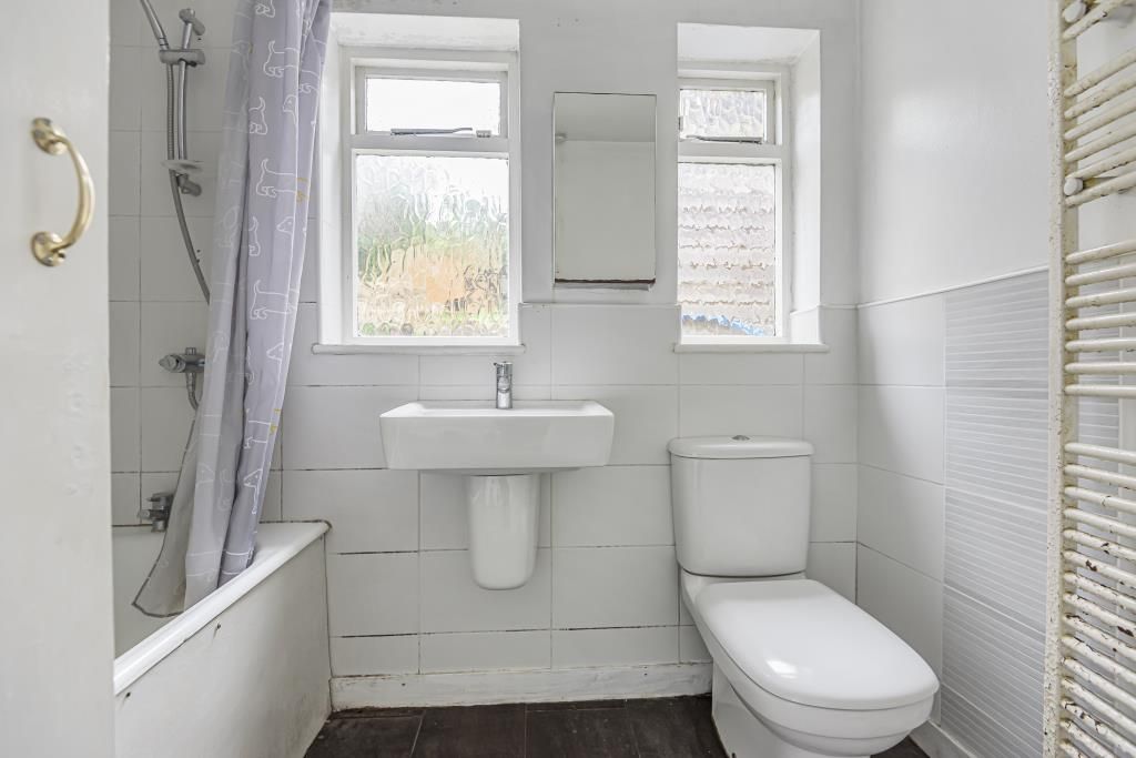 Property photo 3 of 11 Bathroom