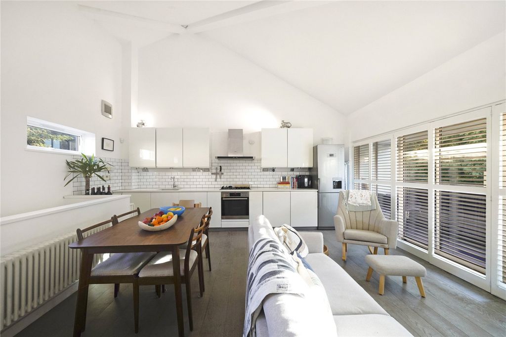 Property photo 3 of 17 Picture No. 25