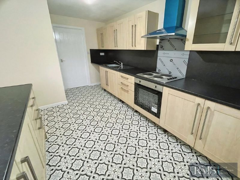 Property photo 1 of 12 Photo 10