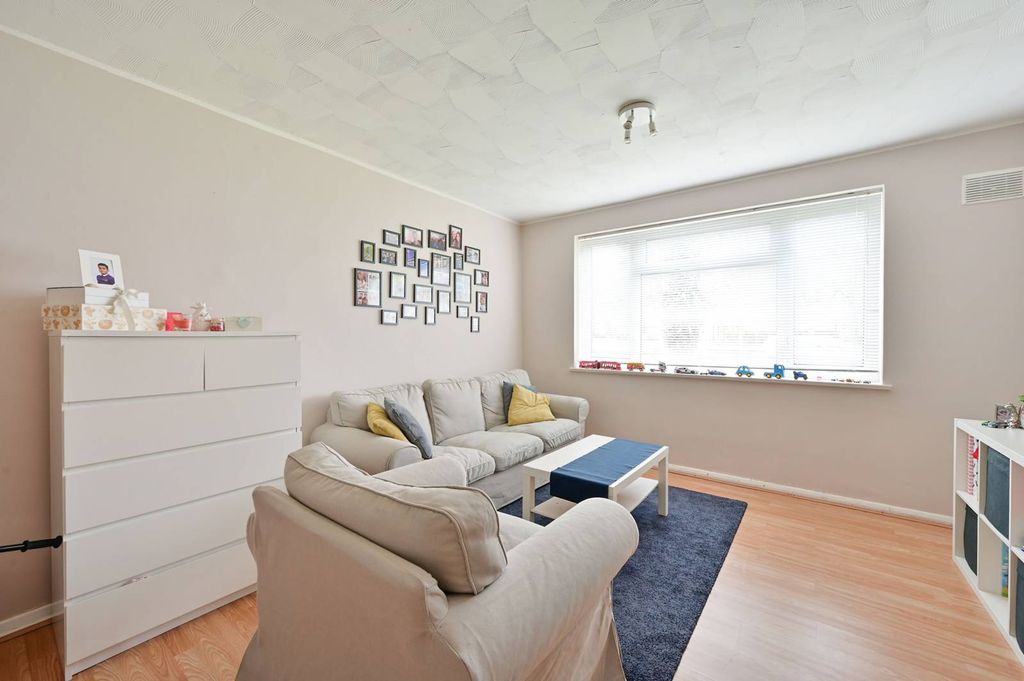 Property photo 1 of 6