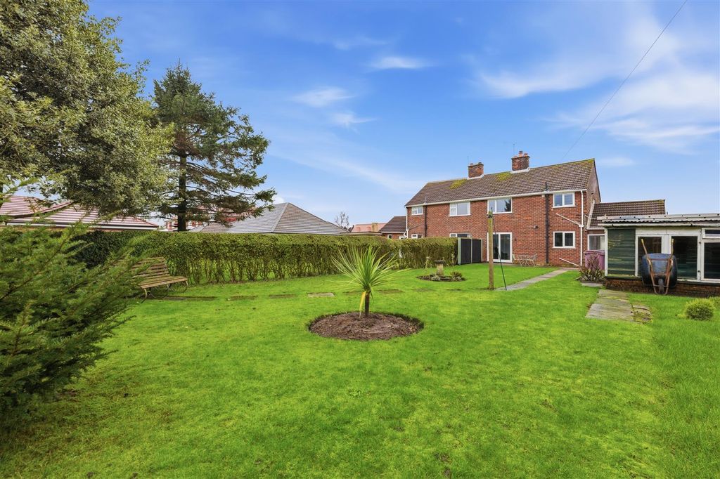 Property photo 2 of 39 P1705256.Jpg