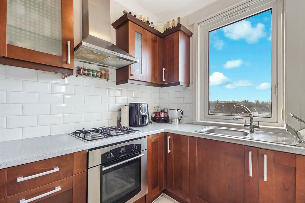 Property photo 3 of 23 Kitchen