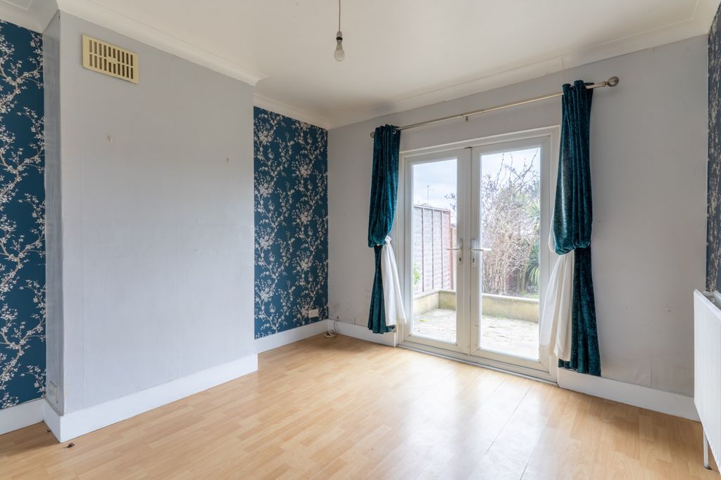 Property photo 3 of 15 5009832