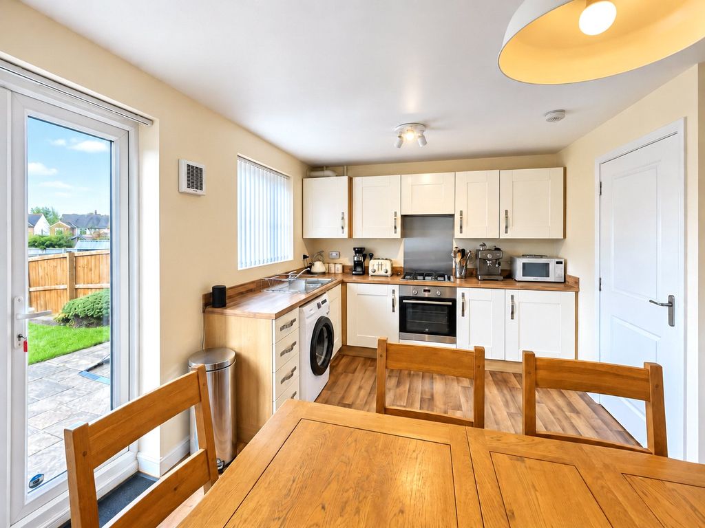 Property photo 2 of 23 Picture No. 30