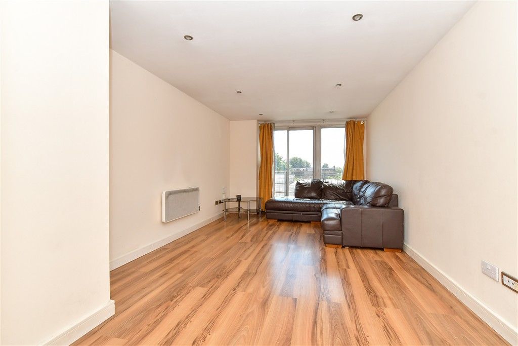 Property photo 2 of 7 Lounge/Diner