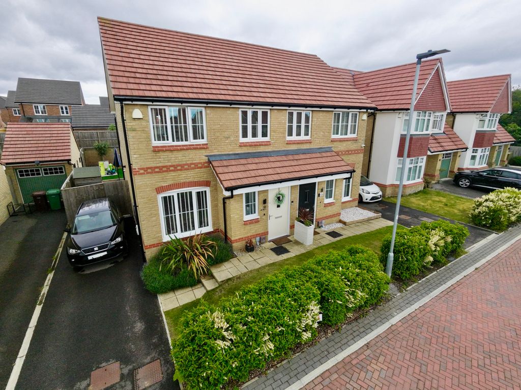 Property photo 1 of 17 External