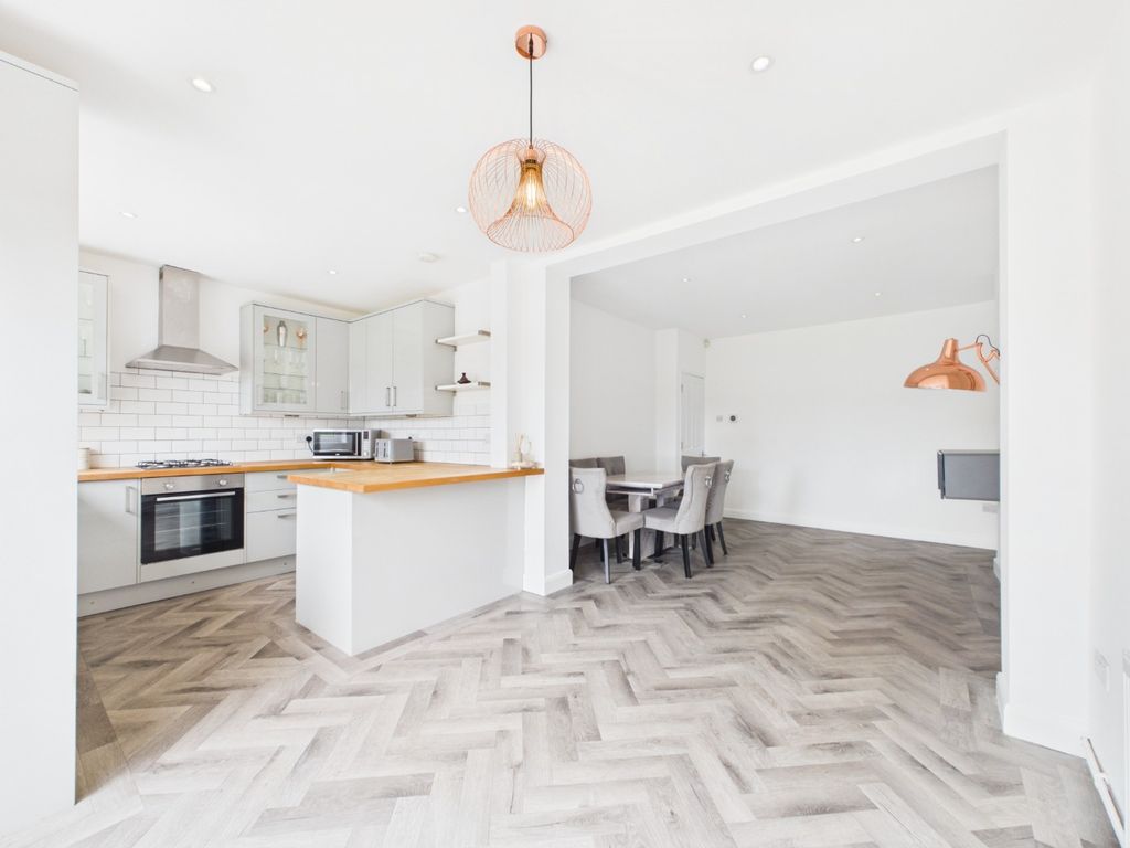 Property photo 2 of 22 5166401