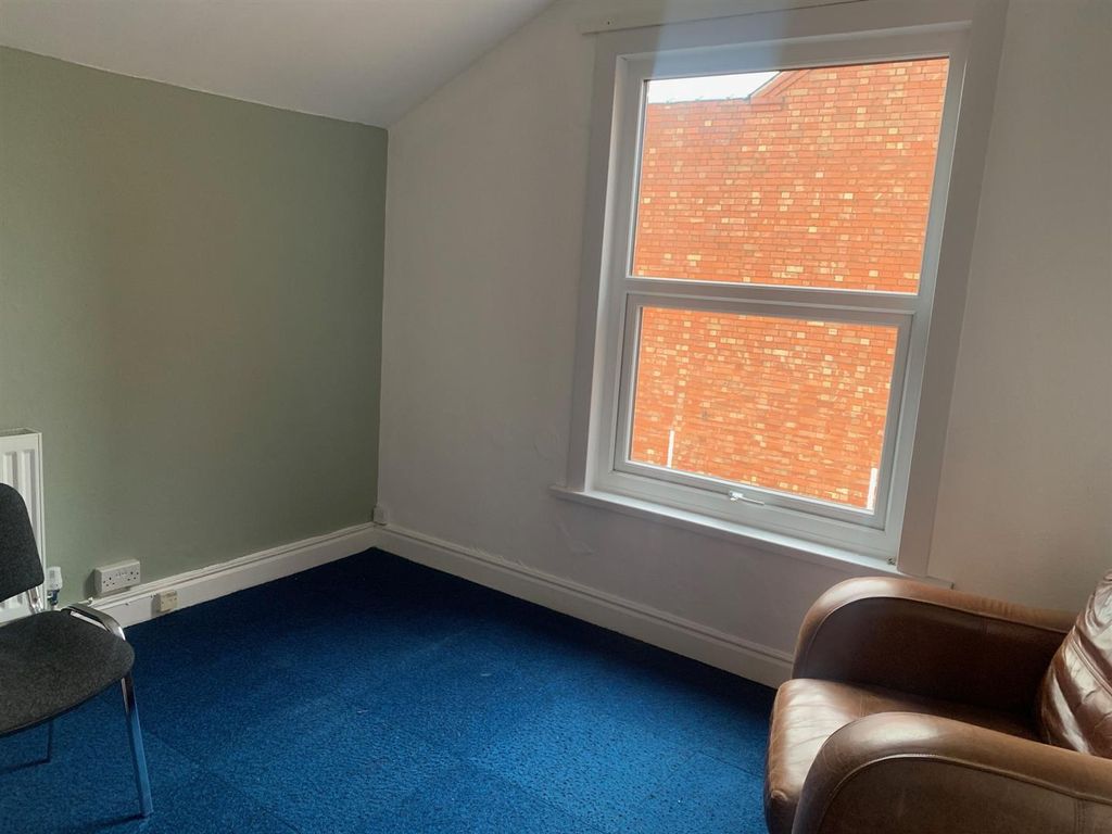 Property photo 3 of 8 Img_4105.Jpg