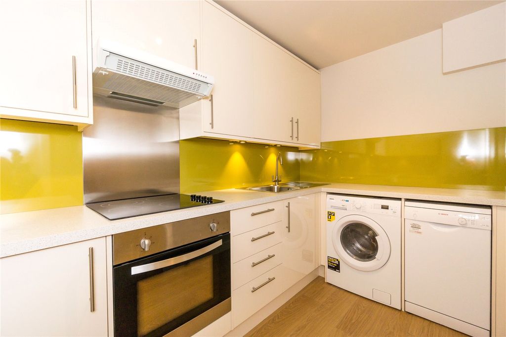 Property photo 2 of 6 Picture No. 09