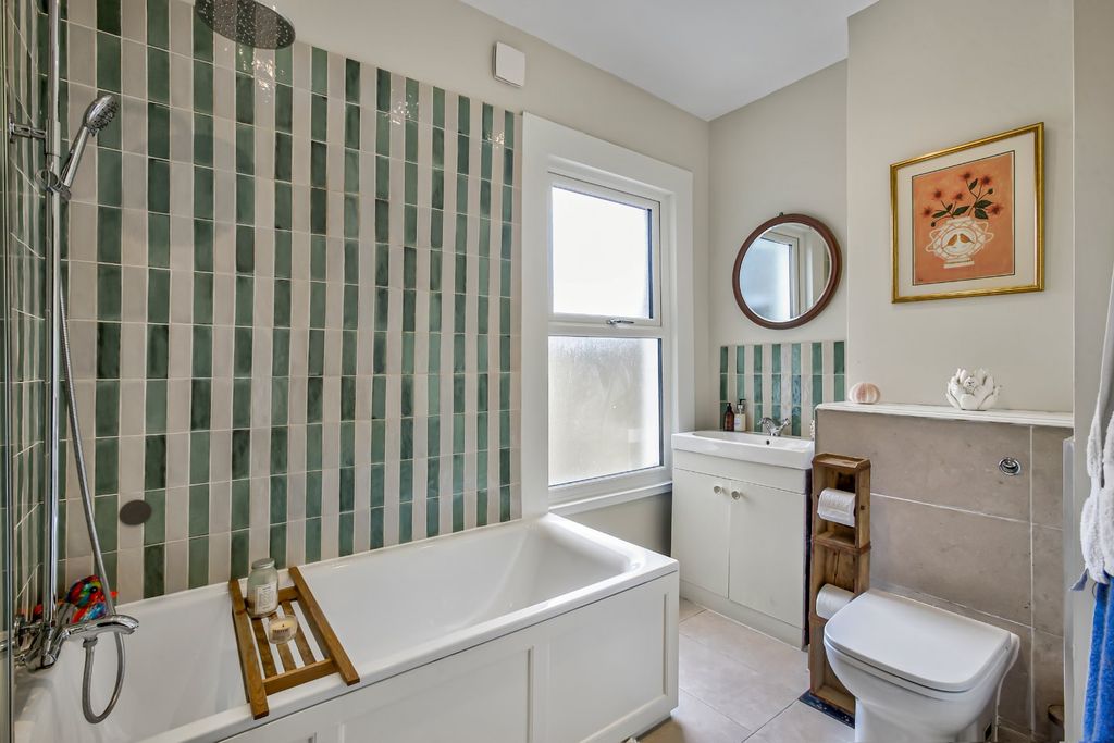 Property photo 3 of 25 Picture No. 13