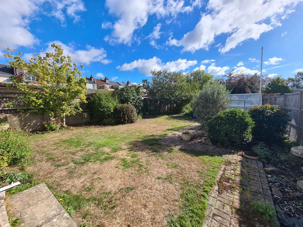 Property photo 2 of 42