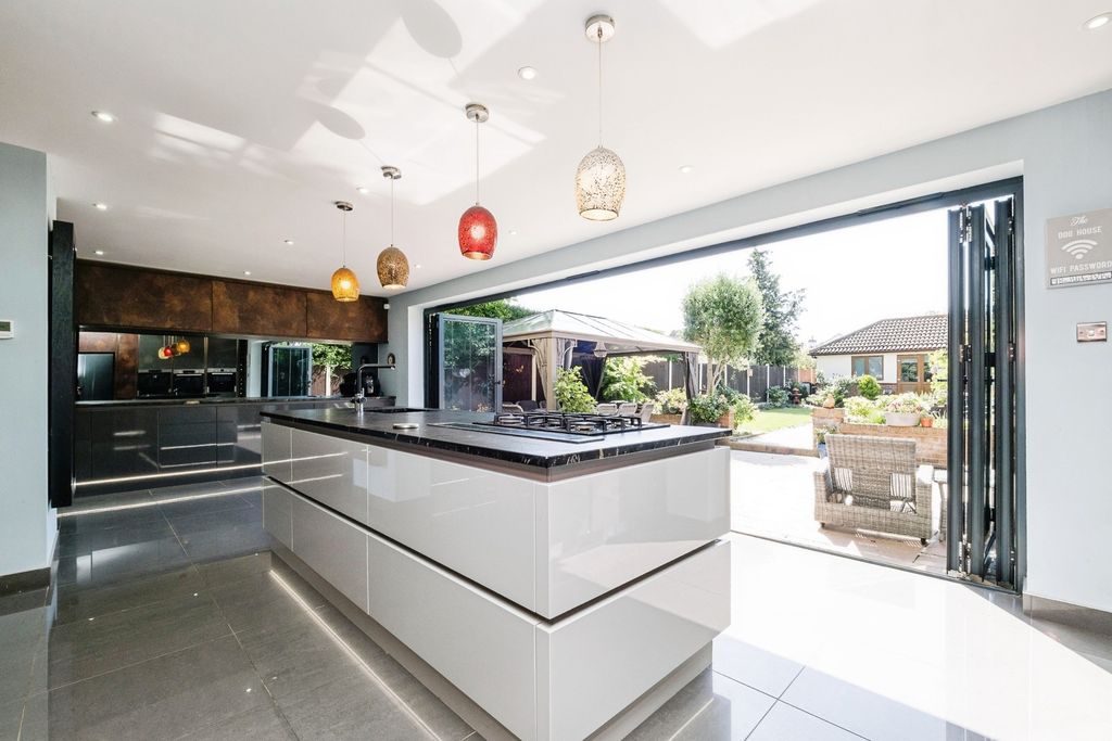 Property photo 1 of 43 Pbox-Img.Jpg