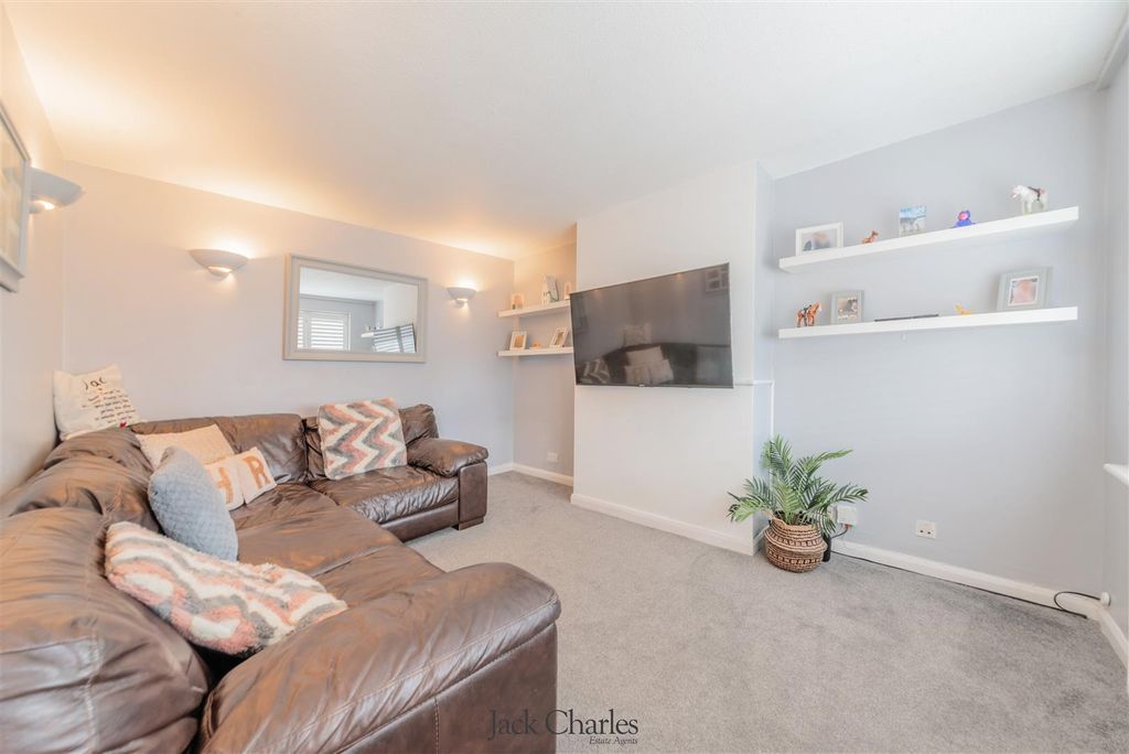 Property photo 3 of 24 26 Fleming Way-13.Jpg