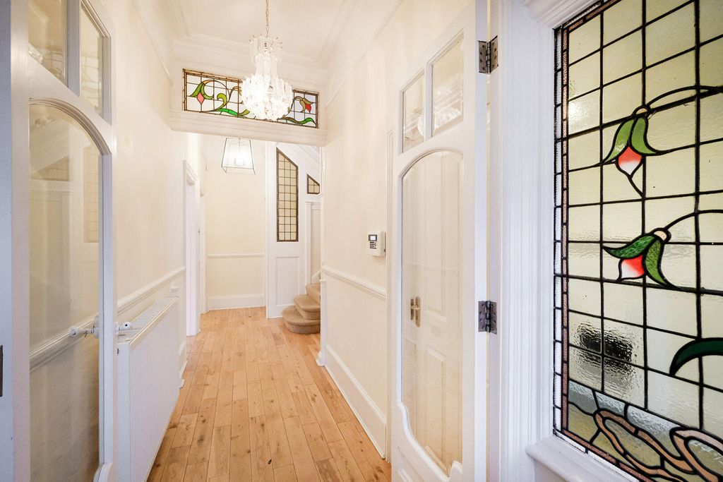 Property photo 1 of 31 Hallway