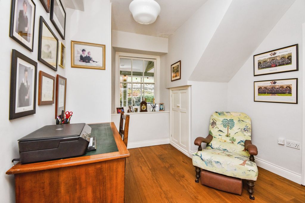 Property photo 3 of 24 17